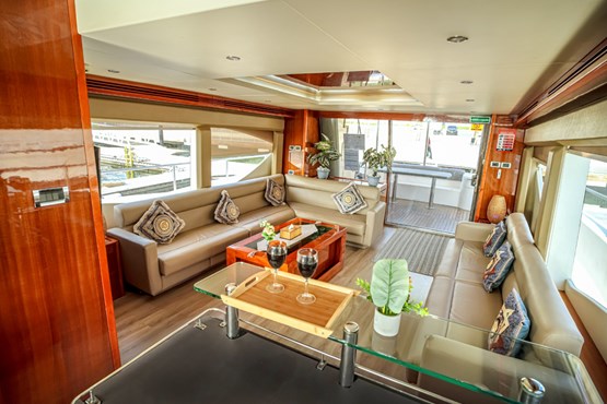 Big daddy yacht | AED1400/hour